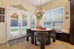 908 Hollowbrook Cir, McKinney, TX 75072 - Photo 16