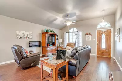 417 Jeffdale Drive, Burleson, TX 76028 - Photo 6