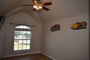 4831 King Harbor Ct, Grand Prairie, TX 75052 - Photo 32