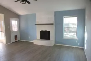 650 Deborah Ct, Burleson, TX 76028 - Photo 2