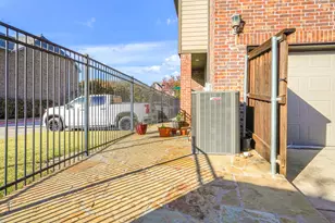 1229 Harris Hawk Way, Arlington, TX 76005 - Photo 32