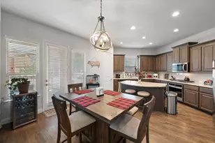 2685 Venice Dr, Grand Prairie, TX 75054 - Photo 4