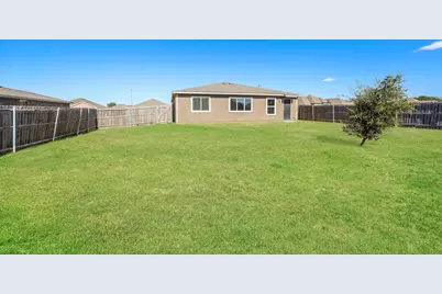 2027 Clay Street, Mabank, TX 75147 - Photo 18
