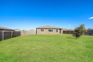 2027 Clay St, Mabank, TX 75147 - Photo 18