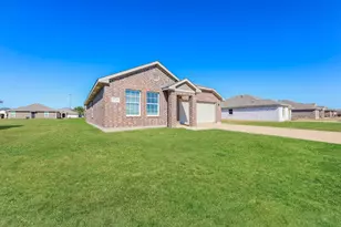 2034 Clay St, Mabank, TX 75147 - Photo 2