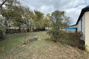 642 E Lumpkin St, Meridian, TX 76665 - Photo 8