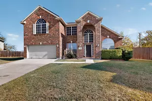 2318 Hillgrove Ct, Mansfield, TX 76063 - Photo 2