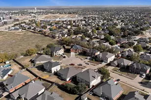 2318 Hillgrove Ct, Mansfield, TX 76063 - Photo 6