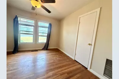 1611 Live Oak Street, Goldthwaite, TX 76844 - Photo 16