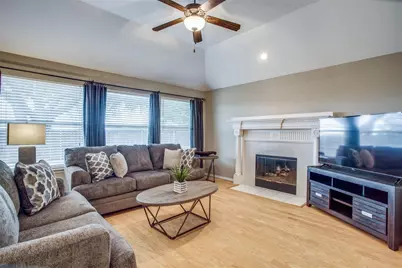 3811 Strattford Drive, Frisco, TX 75035 - Photo 4