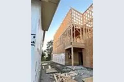 1318 Diceman Avenue, Dallas, TX 75203 - Photo 2