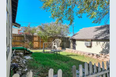 2222 Houston Street, Grand Prairie, TX 75050 - Photo 22