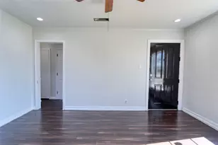 2222 Houston St, Grand Prairie, TX 75050 - Photo 4