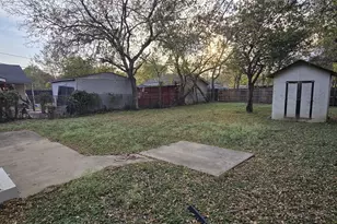 405 6th St, Grand Prairie, TX 75051 - Photo 10