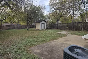 405 6th St, Grand Prairie, TX 75051 - Photo 12