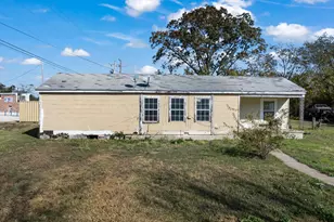 218 N Preston St, Whitney, TX 76692 - Photo 2