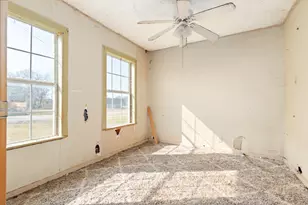 218 N Preston St, Whitney, TX 76692 - Photo 20