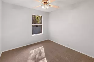 818 Creekside Dr, Glenn Heights, TX 75154 - Photo 10