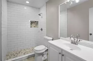 5711 Congressional Dr, Arlington, TX 76018 - Photo 10