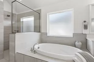 2152 Middlewood Cir, Granbury, TX 76049 - Photo 30