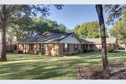 1300 Fisher Street, Graham, TX 76450 - Photo 2