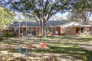 1300 Fisher St, Graham, TX 76450 - Photo 36