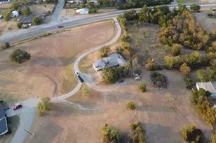 1115 W Belknap, Jacksboro, TX 76458 - Photo 2