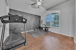 815 Bastrop Dr, Arlington, TX 76002 - Photo 6