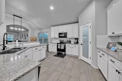 815 Bastrop Drive, Arlington, TX 76002 - Photo 8