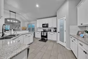 815 Bastrop Dr, Arlington, TX 76002 - Photo 8