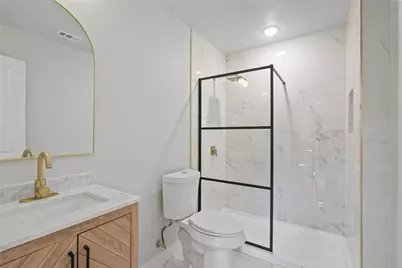 820 Belltower Drive, Irving, TX 75061 - Photo 8