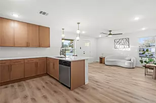 820 Belltower Dr, Irving, TX 75061 - Photo 10