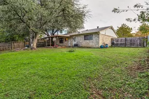 6102 Kelly Elliott Dr, Arlington, TX 76001 - Photo 12