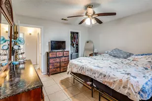 6102 Kelly Elliott Dr, Arlington, TX 76001 - Photo 10