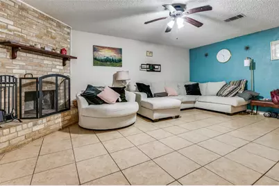 6102 Kelly Elliott Drive, Arlington, TX 76001 - Photo 2