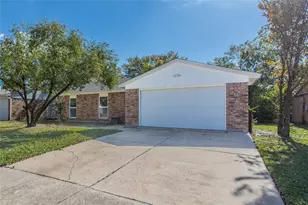 1317 California Trail, Grand Prairie, TX 75052 - Photo 2