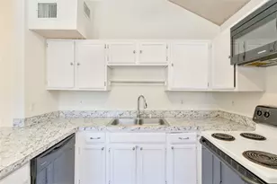 5532 Stone Meadow Ln, Fort Worth, TX 76179 - Photo 12