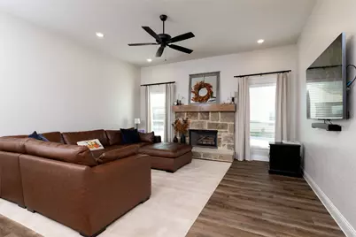 1577 Saylee Lane, Burleson, TX 76028 - Photo 6