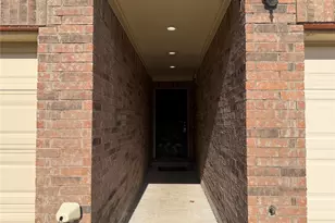 4005 Preferred Pl, Dallas, TX 75237 - Photo 2