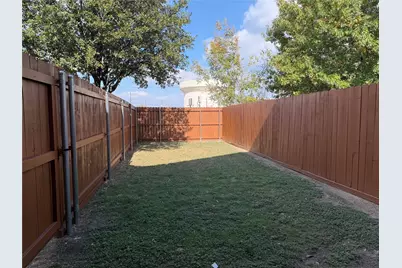 4005 Preferred Place, Dallas, TX 75237 - Photo 30