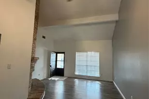 300 Bluegrass Ln, Euless, TX 76039 - Photo 6