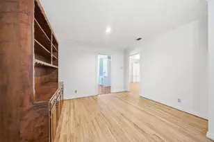 302 Carr St, Hillsboro, TX 76645 - Photo 8