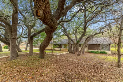 3904 Oakdale Drive, Brownwood, TX 76801 - Photo 2