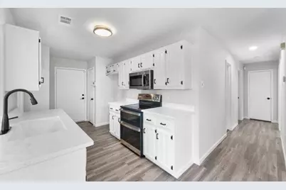 8455 Sugarberry Road, Dallas, TX 75249 - Photo 10