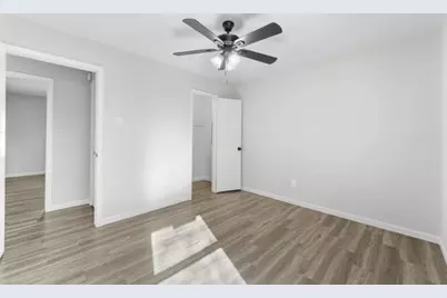 8455 Sugarberry Road, Dallas, TX 75249 - Photo 18