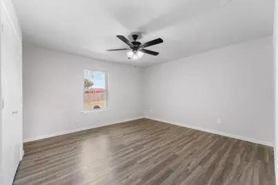 8455 Sugarberry Road, Dallas, TX 75249 - Photo 14