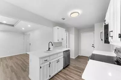 8455 Sugarberry Road, Dallas, TX 75249 - Photo 8