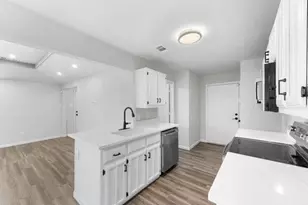 8455 Sugarberry Rd, Dallas, TX 75249 - Photo 8