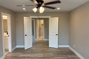 3211 Brazos River Dr, Granbury, TX 76048 - Photo 10