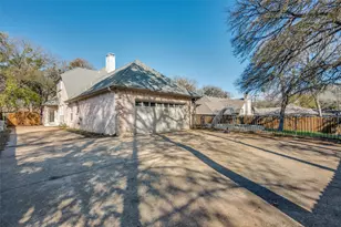 8720 Racquet Club Dr, Fort Worth, TX 76120 - Photo 12